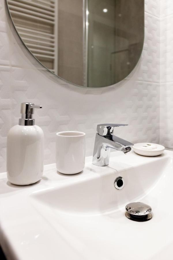 Downtown Apartments ,Next To Spodek-Free Parking Katowice Ngoại thất bức ảnh